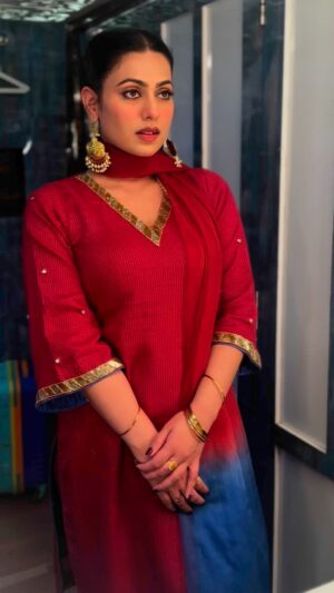 Kamal Khangura Instagram - Suit etho sawaiya➡️ @riwaayattheluxe 🌺