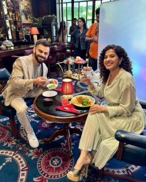 Kamiya Jani Instagram - From interviewing him to now sharing screen. Shooting a TVC with the OG @virat.kohli 😍☺️

And the first thing he asked me, “aaj chole bature nahi pelne?” 🥹🥹🥹 my heart melted. He remembers ♥️♥️ 

🤩 Have you seen the TVC yet? 

Don’t miss out the last image🙈

#ViratKohli #Virat #KingKohli #Shoot #Shooting #Dream #DreamComeTrue #ShootTime #Setup #Excitement #nervousness #DayToRemember #Travel #Explore #ExplorePage #Lights #Camera #Action