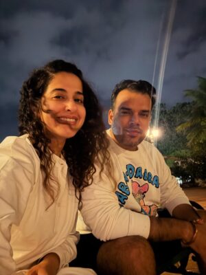 Kamiya Jani Instagram - Finally back in our little world again 🫶 🧿

Just sitting, talking, catching up on all the stories we missed.♥️