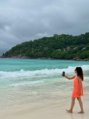 Kamiya Jani Instagram - Sun-kissed moments, salty hugs & memories that’ll last a lifetime 🌴☀️

Seychelles gave us more than just stunning views — it gave us time to slow down, hold hands a little longer, laugh a little louder, and simply be together.
Grateful for these days where nothing mattered more than ‘us’. 💛 

#SeychellesDiaries #FamilyFirst #MakingMemories