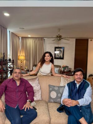 Kamiya Jani Instagram - Here’s who I shared meals and stories with on @curly.tales in July

Almost all videos crossed 1 mn ♥️ thanks to your love #grateful 

The OG Khalnayak @duttsanjay 
Coming for the fourth time @kajol 
Dialogue King @themohanbabu 
Legends @pareshrawalofficial & @shatrughansinhaofficial 
Madhya Pradesh Chief Minister @drmohanyadav51 

#SundayBrunch #CurlyTales #youtube