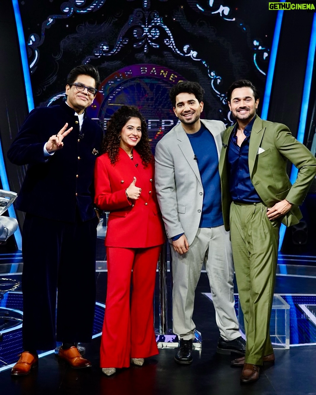 Kamiya Jani - 68.6K Likes - I first touched his feet and then pinched myself, just to be sure I am not dreaming. So guys, this HAPPENED for real! 🥺🥺❤️

I made it to the hot seat of Kaun Banega Crorepati! 

Roles reversed and I was being asked questions, by Mr. Bachchan himself. Saari history geography bhool gayi yaar. Waise bhi zyaada kuch aati nahi thi. But what a legend! 

We shot for 3 hours and not a single frown, extremely attentive, made each one of us feel so special. 

My parents, husband, brother and extended family came to cheer me! We are so happy to get some screen time with him. @amitabhbachchan you inspired me to work till I am 83! 

Ladies - I am so happy that I was chosen. The only woman youtuber on the panel of such talented folks and my funny co-participants - @maisamayhoon , @bhuvan.bam22 and @tanmaybhat .  You can imagine what a laughter riot this show will be!🧑‍🤝‍🧑

Bus soch rahi hoon, ₹7 Crs ka kya karu? 😉

Catch all the fun when it airs on 31st January! Don’t miss it on @sonytvofficial 🎬

#KBC #KaunBanegaCrorepati #amitabhbachchan #Hotseat #MomentsToCherish #Dreams #7Crore #SonyTV #Explore #ShootLife #ExplorePage

Outfit: @thepantsuitco 
Jewellery: @luxeup.in 
Stylist: @styleupwithtanya