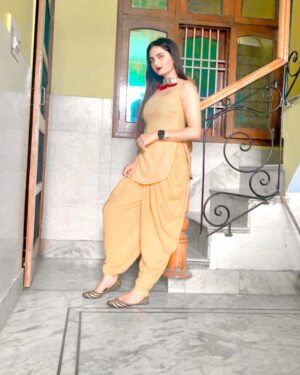Kanchan Nagar Instagram - Phle khud pe dhyan do fer dusro ko gyan do !!š¤Ŗ
