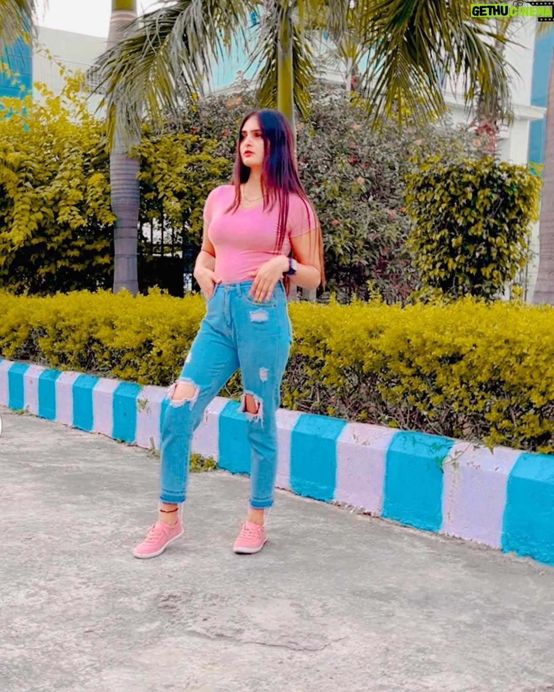 Kanchan Nagar - 8.3K Likes - Husband bawla 🤷‍♀️ releasing #6 November on mor haryanvi 
Happy diwali 🪔 to all of u ❤️