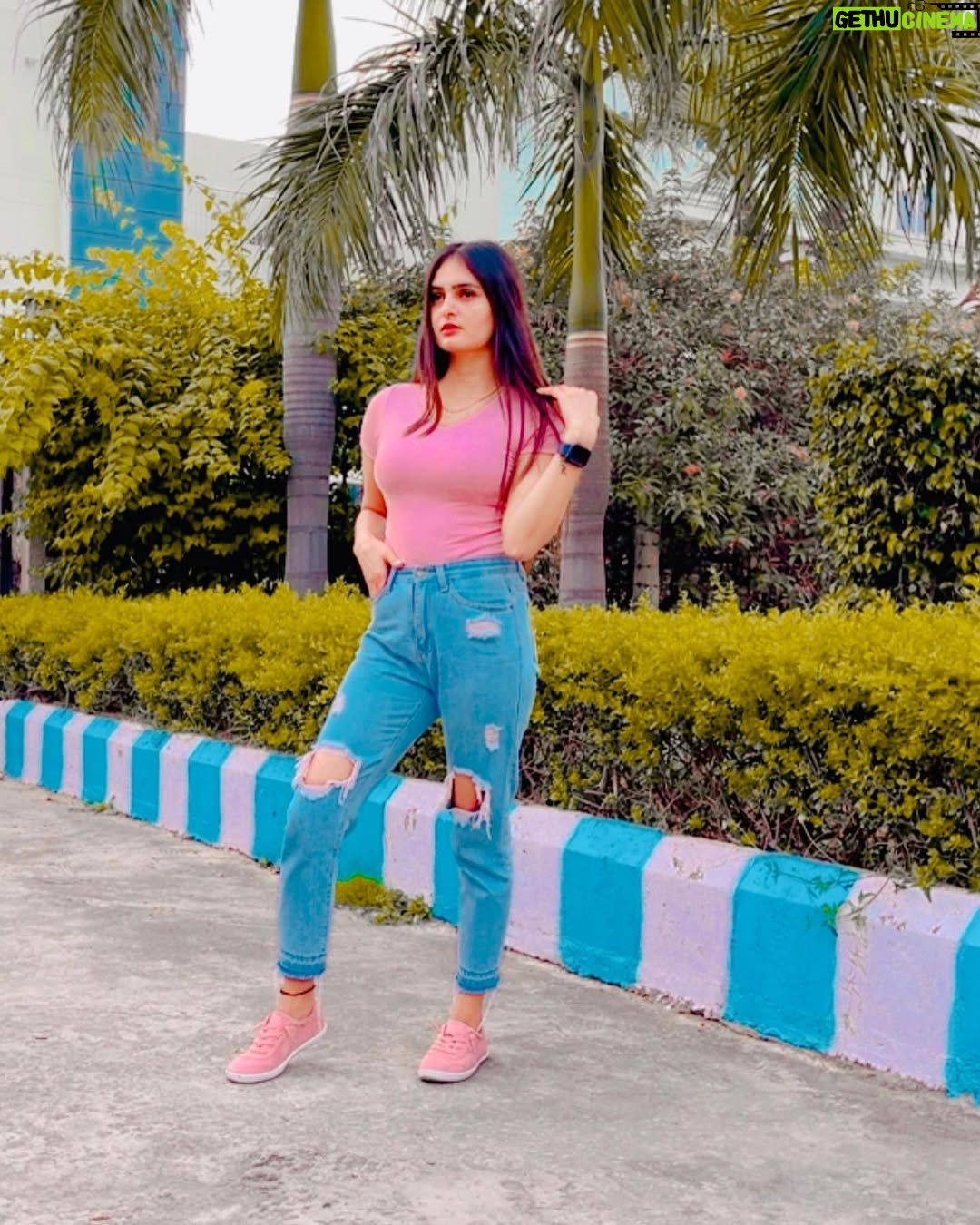 Kanchan Nagar - 8.3K Likes - Husband bawla 🤷‍♀️ releasing #6 November on mor haryanvi 
Happy diwali 🪔 to all of u ❤️