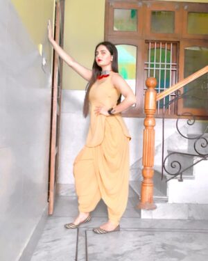 Kanchan Nagar Instagram - Phle khud pe dhyan do fer dusro ko gyan do !!š¤Ŗ