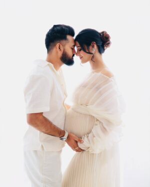 Kanishka Sharma Instagram - Our hearts are full before we’ve even met you🧿🥹
.
.
📸 - @stockbylovephotography
💄- @kiranvanitybox