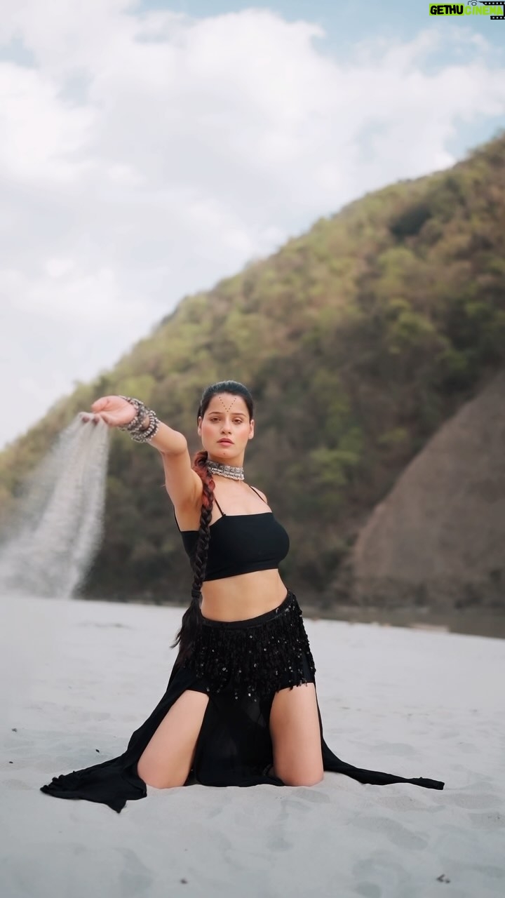 Kanishka Sharma - 21.1K Likes - Kaya 🖤
