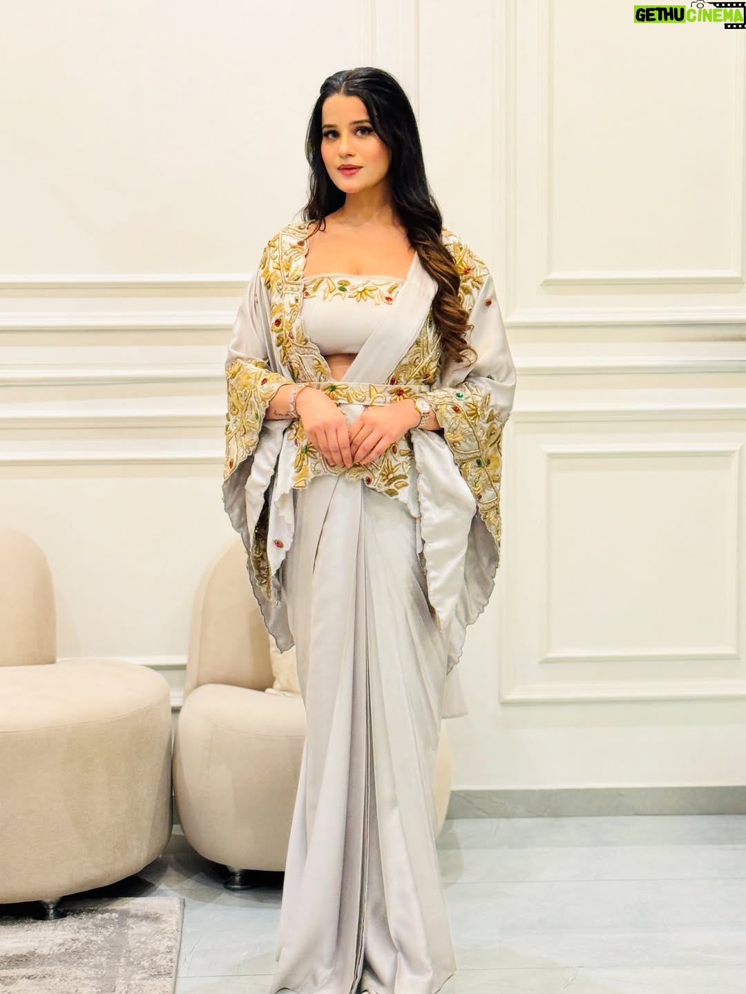 Kanishka Sharma - 3 Likes - A saree after a pause… feels like meeting myself again🤍✨ 

2 Month postpartum🌸

Outfit- @chinakshikanda 🫶🏻