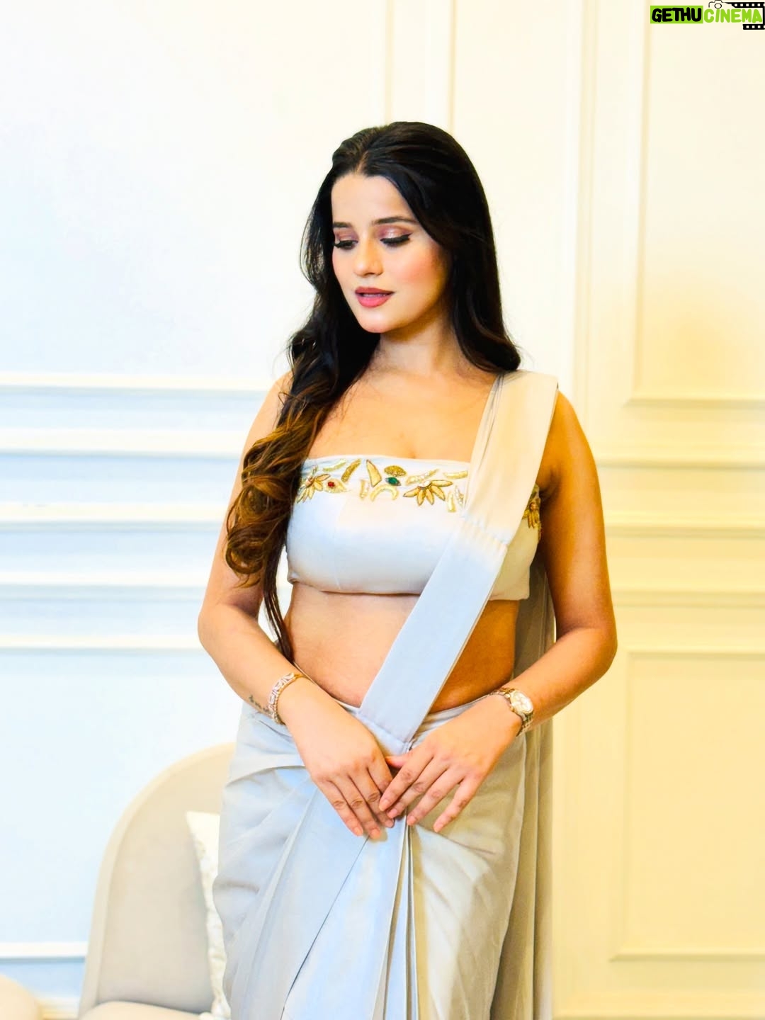 Kanishka Sharma - 3 Likes - A saree after a pause… feels like meeting myself again🤍✨ 

2 Month postpartum🌸

Outfit- @chinakshikanda 🫶🏻