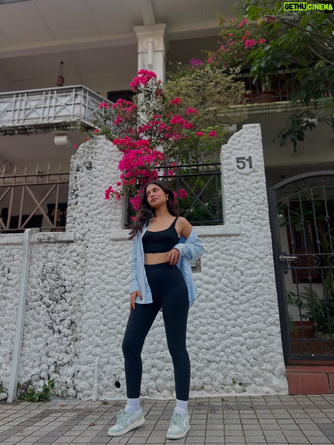 Kanishka Tewari - 2.5K Likes - Choomantar🫶🏻✨

#insta #instamood #instapost #instagramposts #explorepage #exploremoreً #explore #trending #trendingposts #viral #viralpost #fyp #fypage #foryoupage #vibewithkanishka_