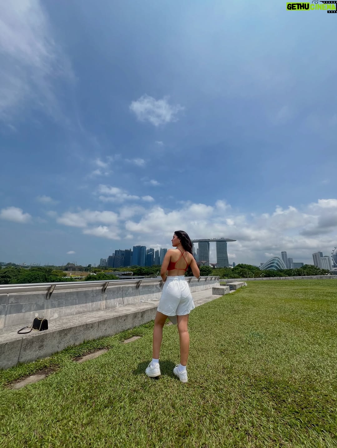 Kanishka Tewari - 2.8K Likes - Felt so alive here at this moment ❤️✨

#insta #instapost #instamood #instagram #explore #explorepage #exploremoreً #trending #viral #viralpost #fit #fitcheck #outfitoftheday #singapore #singaporediaries #travel #foryou #foryoupage #fypage #fypage #vibewithkanishka_