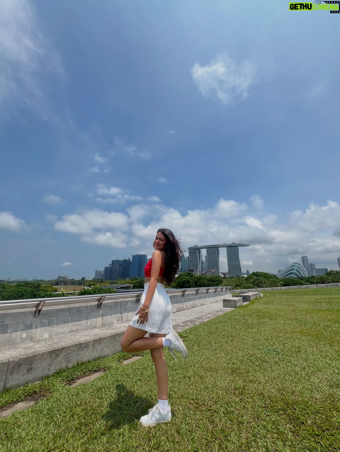 Kanishka Tewari - 2.8K Likes - Felt so alive here at this moment ❤️✨

#insta #instapost #instamood #instagram #explore #explorepage #exploremoreً #trending #viral #viralpost #fit #fitcheck #outfitoftheday #singapore #singaporediaries #travel #foryou #foryoupage #fypage #fypage #vibewithkanishka_
