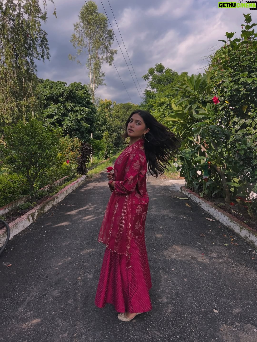 Kanishka Tewari - 2.9K Likes - 🥀✨

#insta #instamood #instapost #instagram #explore #exploremypage #exploremoreً #trending #trendingposts #viral #viralpost #desi #desipost #desiaesthetic #indianoutfits #indianoutfit #fyp #fypage #foyoupage #vibewithkanishka_