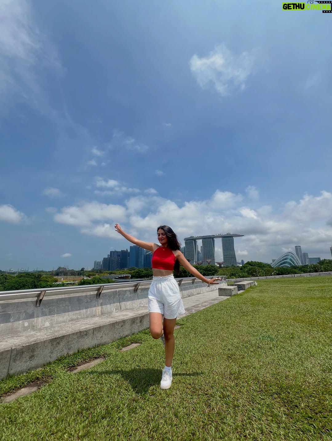 Kanishka Tewari - 2.8K Likes - Felt so alive here at this moment ❤️✨

#insta #instapost #instamood #instagram #explore #explorepage #exploremoreً #trending #viral #viralpost #fit #fitcheck #outfitoftheday #singapore #singaporediaries #travel #foryou #foryoupage #fypage #fypage #vibewithkanishka_