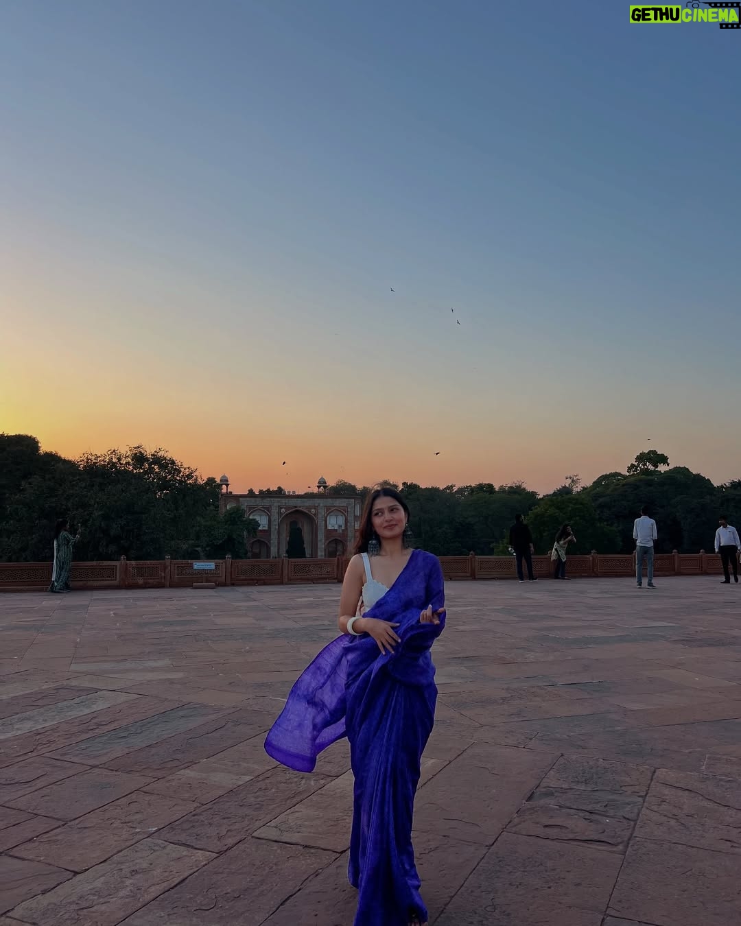 Kanishka Tewari - 2.7K Likes - 🦋✨

#insta #instapost #instapic #explore #explorepage #exploremoreً #viral #viralpic #viralpictures #saree #sareepost #desi #desiaesthetic #indianaesthetics #fyp #fypage #vibewithkanishka_