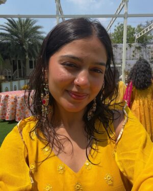 Kanishka Tewari Instagram - The shaadi dumpš«¶š»āØš¦
#insta #instapost #instagram #instamood #explore #exploremoreŁ #shaadi #shaadiseason #desicore #friends #fypage #viral #viralpost #fyp #vibewithkanishka_