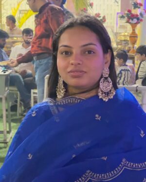 Kanishka Tewari Instagram - The shaadi dumpš«¶š»āØš¦
#insta #instapost #instagram #instamood #explore #exploremoreŁ #shaadi #shaadiseason #desicore #friends #fypage #viral #viralpost #fyp #vibewithkanishka_