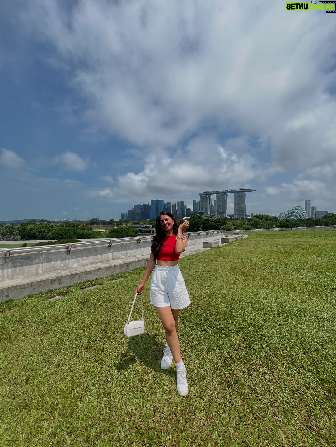 Kanishka Tewari - 2.8K Likes - Felt so alive here at this moment ❤️✨

#insta #instapost #instamood #instagram #explore #explorepage #exploremoreً #trending #viral #viralpost #fit #fitcheck #outfitoftheday #singapore #singaporediaries #travel #foryou #foryoupage #fypage #fypage #vibewithkanishka_