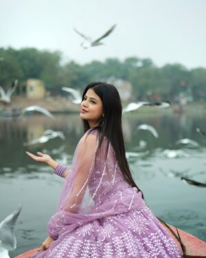 Kanishkasss Instagram - #kanishkasss 💫
Every lehenga has its own fashion story to tell💖✨
.
.
.
#lehenga #fashion #story #2025 #love #instagram
