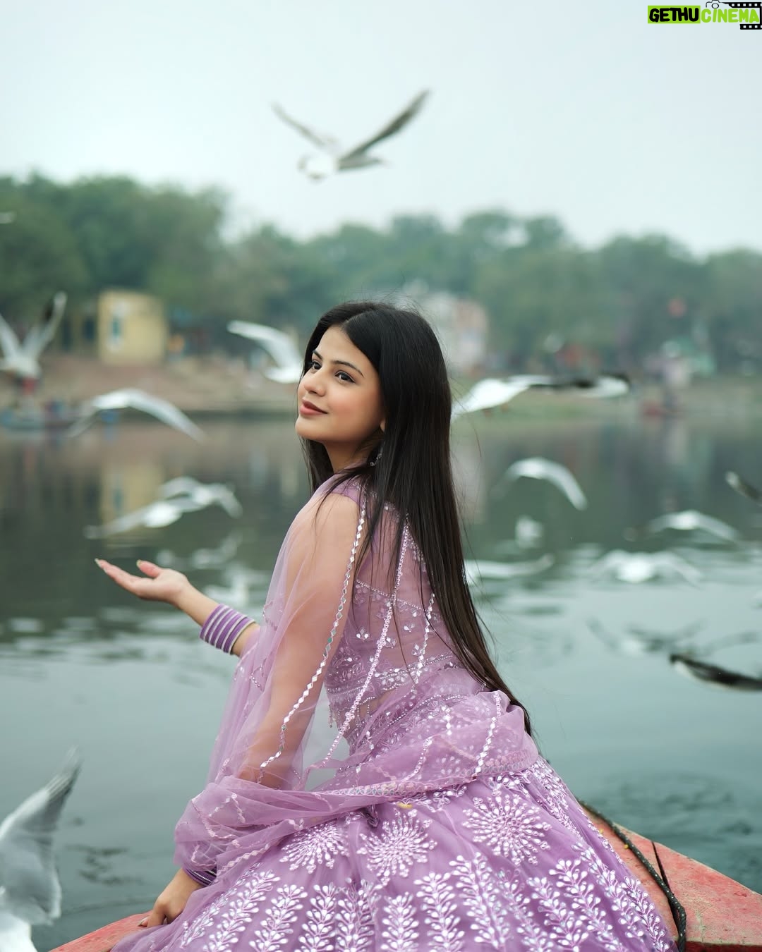 Kanishkasss - 29.4K Likes - #kanishkasss 💫
Every lehenga has its own fashion story to tell💖✨
.
.
.
#lehenga #fashion #story #2025 #love #instagram