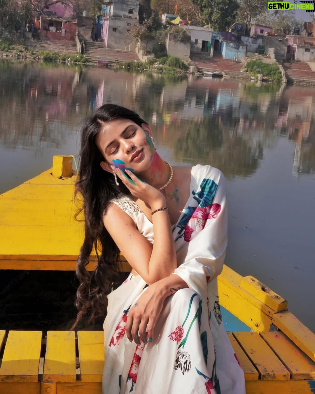 Kanishkasss - 17.3K Likes - #kanishkasss 💫
I prefer living in colours. 💙🤍🩷💚🧡
Happy holi✨
.
.
.
#foryou #trending #bloggerstyle #foryoupage #real #feature #influencer #instagood #fashion #postoftheday #fashionblogger #instadaily #instagram #love #lifestyle #explore #beyourself #beautiful #loveyouall #goodvibes #holi #happyholi #saree #bollywood #colours #boating #holifestival