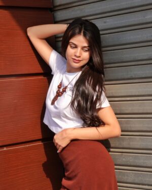 Kanishkasss Instagram - #kanishkasss 💫
Beauty is about enhancing what you have. Let yourself shine through🤎✨
.
.
.
.
.
.
.
.
#foryou #trending #bloggerstyle #foryoupage #real #feature #influencer #instagood #fashion #postoftheday #fashionblogger #instadaily #instagram #love #lifestyle #explore #beyourself #beautiful #loveyouall #goodvibes #asthetic #flowers #brown #smile