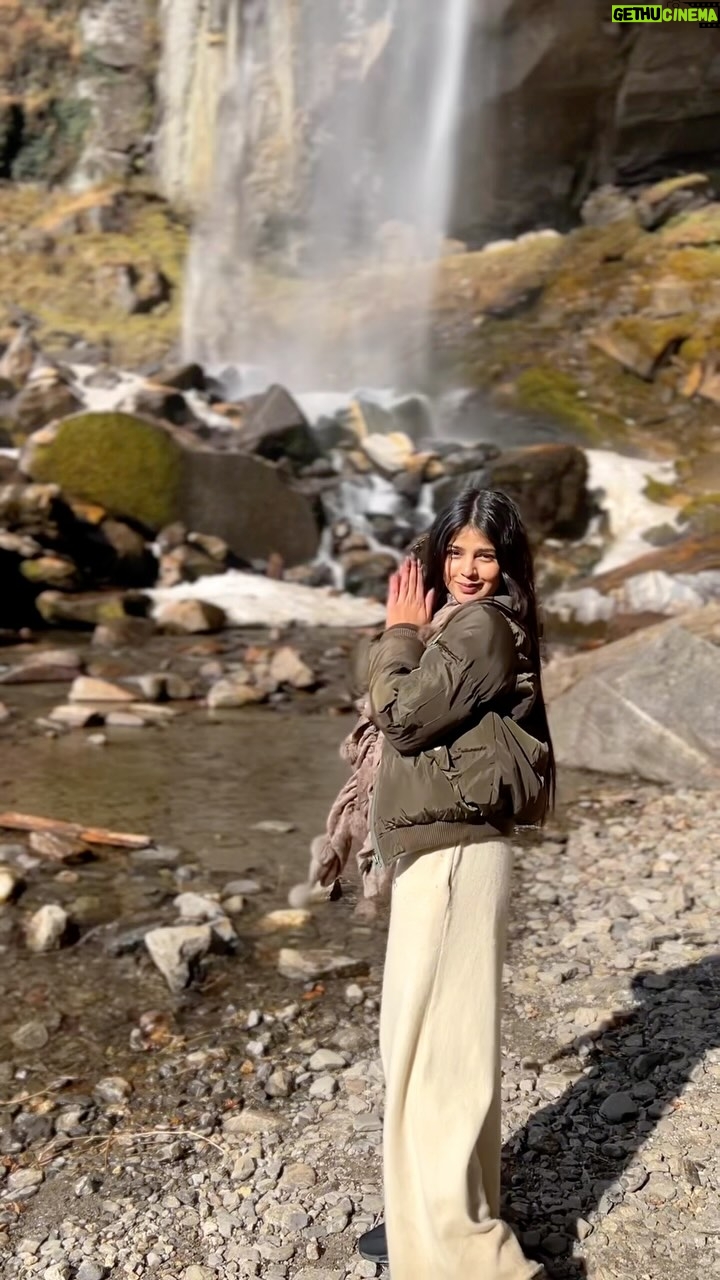 Kanishkasss - 36.3K Likes - 🏔️✨
#kanishkasss 💫
#mountains #peace #waterfall #mountainlovers #mountainlife