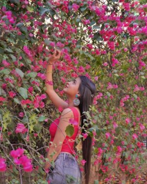Kanishkasss Instagram - #kanishkasss 💫
“Look for the magic in every moment.”💗
.
.
.
.
.
.
.
.
#foryou #trending #bloggerstyle #foryoupage #real #feature #influencer #instagood #fashion #postoftheday #fashionblogger #instadaily #instagram #love #lifestyle #explore #beyourself #beautiful #loveyouall #goodvibes #asthetic #flowers
