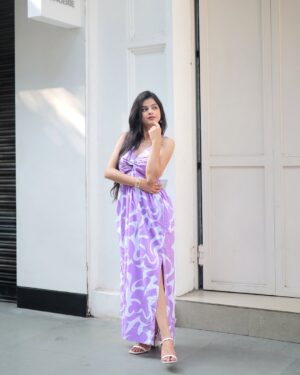 Kanishkasss Instagram - #kanishkasss 💫
Treat me like a joke and I’ll leave you like it’s funny💜🤧🤍
.
.
.
.
.
.
.
.
#foryou #trending #bloggerstyle #foryoupage #real #feature #influencer #instagood #fashion #postoftheday #fashionblogger #instadaily #instagram #love #lifestyle #explore #beyourself #beautiful #loveyouall #goodvibes #asthetic #classy #elegant #august #attitude