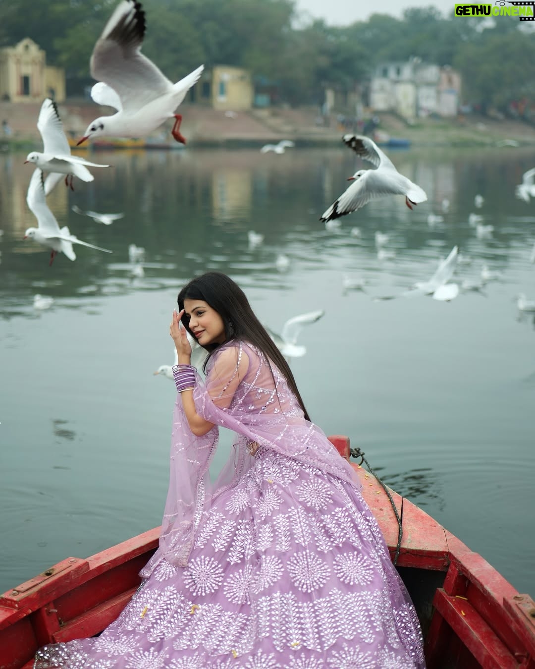Kanishkasss - 29.4K Likes - #kanishkasss 💫
Every lehenga has its own fashion story to tell💖✨
.
.
.
#lehenga #fashion #story #2025 #love #instagram