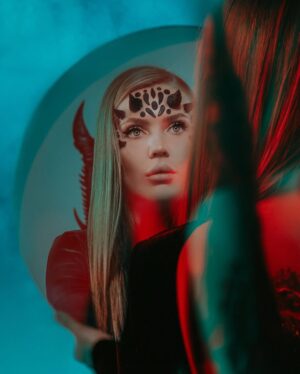 Kara Kross Instagram - Я скорпион 🦂. А ты ?