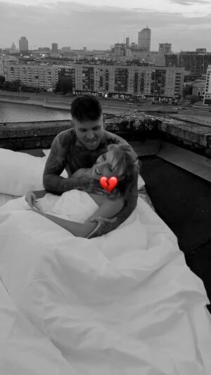 Kara Kross Instagram - Спасибо тебе за всё. Я была счастлива 💔
3 года …..