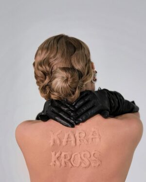 Kara Kross Instagram - KARA KROSS 🦇
Давно я вас не радовала своими образами, мы с командой решили создать нечто большее…скоро вас ждут масштабные проекты от меня. Это будет новая глава🖤
Отдельная любовь к этому платью из лимитированной коллекции @youwanna_official ,за образ отвечала моя @tushavolkova
sfx makeup @sinkopa
hair style @sestravipvizaj