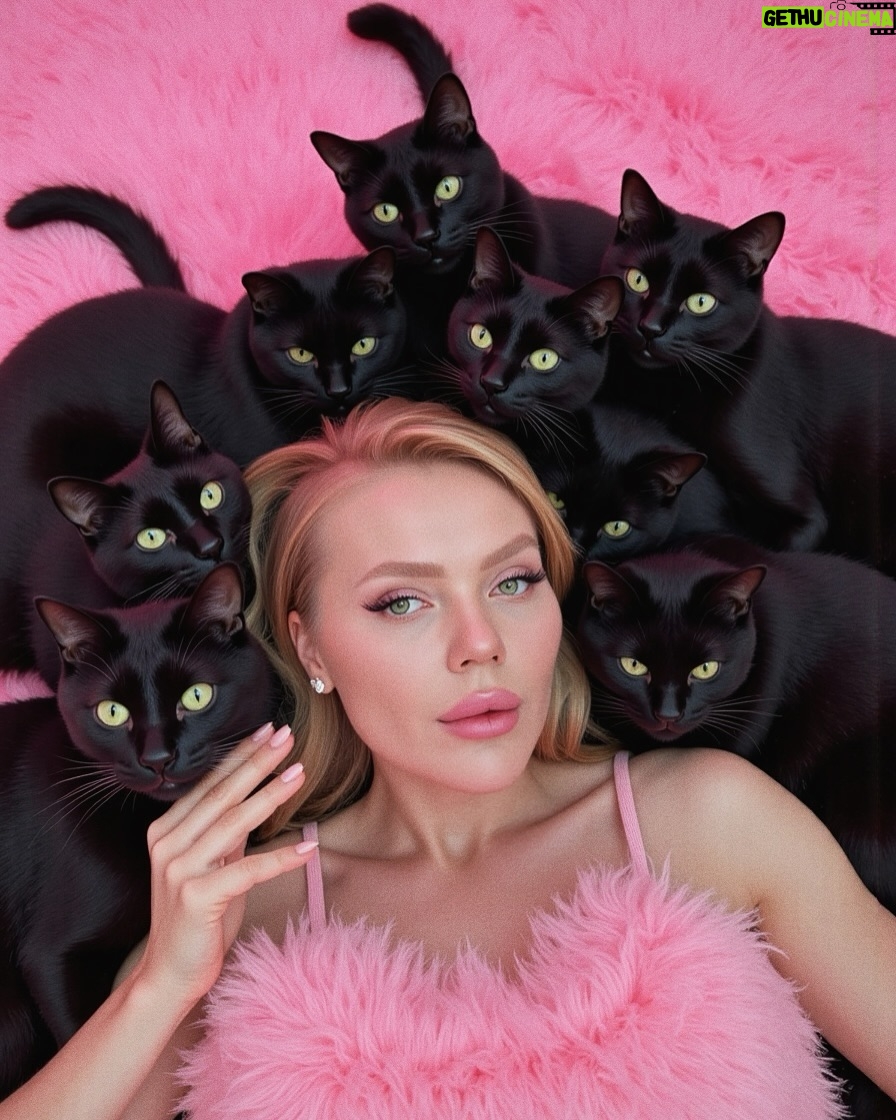 Kara Kross - 247.1K Likes - Даже не знаю 🤷🏼‍♀️ как подписать этот пост , поэтому 👉🏻кто придумает самую прикольную подпись в комментариях, отправлю подарок 🎁