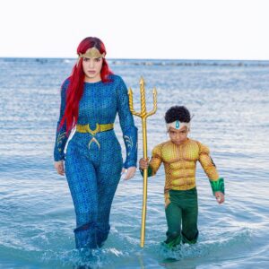 Karen Yapoort Instagram - Mi pequeño rey de los mares, mi pequeño aquaman 🤴🏻🌊🐬💙🔱
hoy es un día épico, digno de los héroes más valientes de Atlantis. Hace seis años llegaste a iluminar mi mundo como el sol brilla sobre el océano, 🌅trayendo alegría, amor y aventuras sin fin.
eres fuerte, valiente y con un corazón enorme, capaz de gobernar los mares y conquistar cualquier desafío. Y yo, tu mamá, como Mera, siempre estaré a tu lado, protegiéndote con mi amor, guiándote con mi sabiduría y luchando a tu lado en cada batalla de la vida. ⚓️🪸🐠
Hoy celebramos no solo tu cumpleaños, sino la maravillosa persona que eres y que sigues convirtiéndote. Que este año esté lleno de aventuras increíbles, sueños cumplidos y momentos mágicos. ¡Feliz cumpleaños, mi héroe del océano! Siempre serás mi más grande tesoro.
Gracias Dios por la vida y salud de mi pequeño ever.
#happybirthday #ever #6
Fotografía @carla_photog