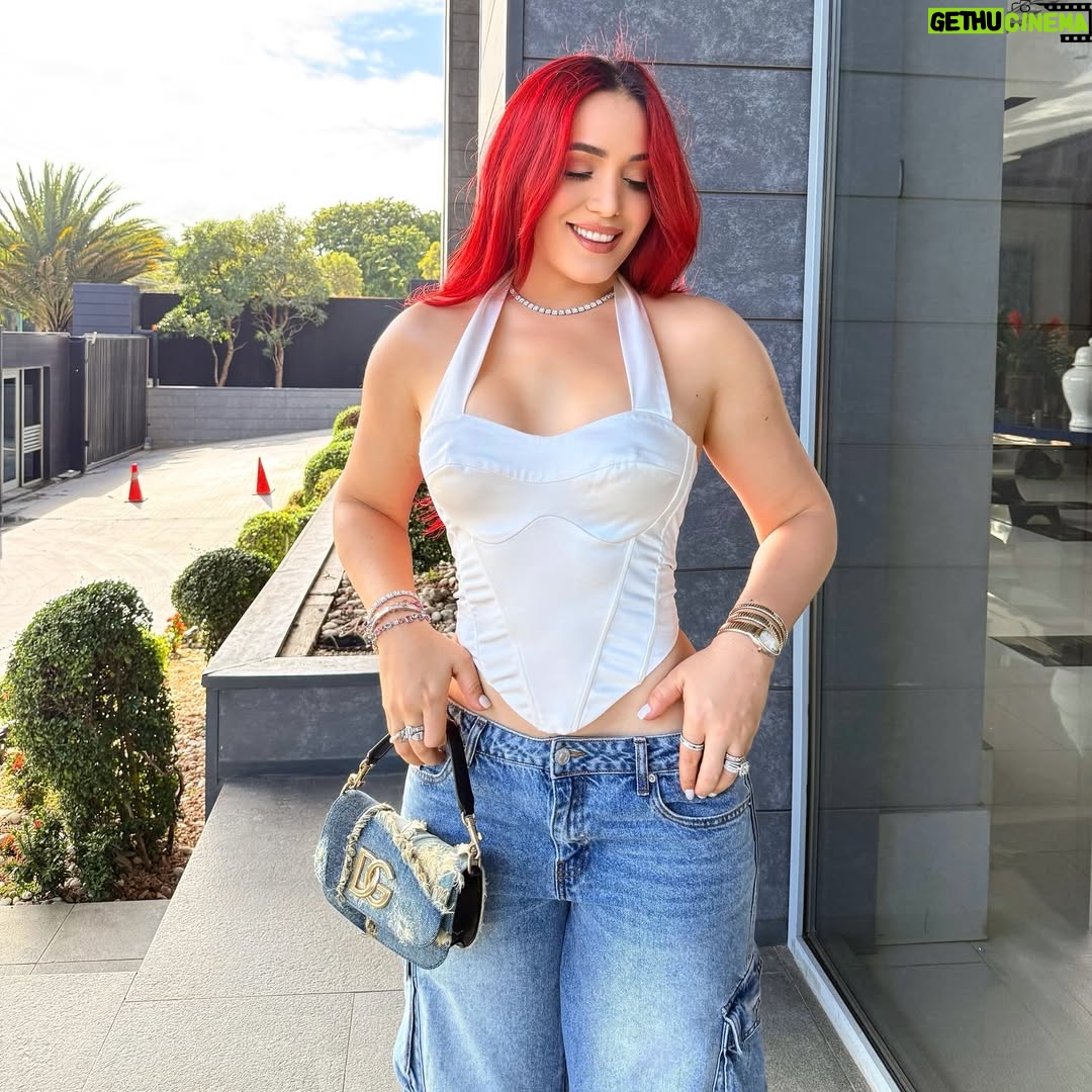 Karen Yapoort - 119.2K Likes - Perfect match como el de Virgil & Louis Vuitton. 

hi , k hacen ? 🙂‍↔️