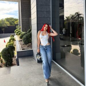 Karen Yapoort Instagram - Perfect match como el de Virgil & Louis Vuitton.
hi , k hacen ? 🙂↔️