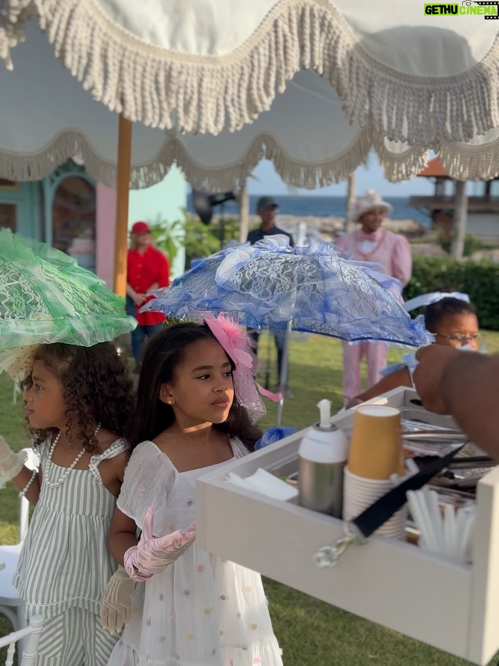 Karen Yapoort - 133.3K Likes - Tarde de Tè en nuestro Lugar favorito  @hiltongardeninnlaromana 👒🫖💐🥹🎂🥹

Mamorada 🥹🥹💐🥰💞
Feliz cumple princesa de nuestras vidas 👸🏻

Dress @cosmopolitanrunway 
Produccion @marketing2.0rd