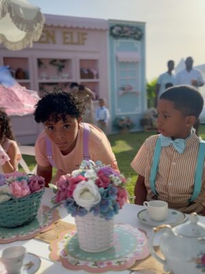 Karen Yapoort Instagram - Tarde de Tè en nuestro Lugar favorito @hiltongardeninnlaromana 👒🫖💐🥹🎂🥹
Mamorada 🥹🥹💐🥰💞
Feliz cumple princesa de nuestras vidas 👸🏻
Dress @cosmopolitanrunway
Produccion @marketing2.0rd