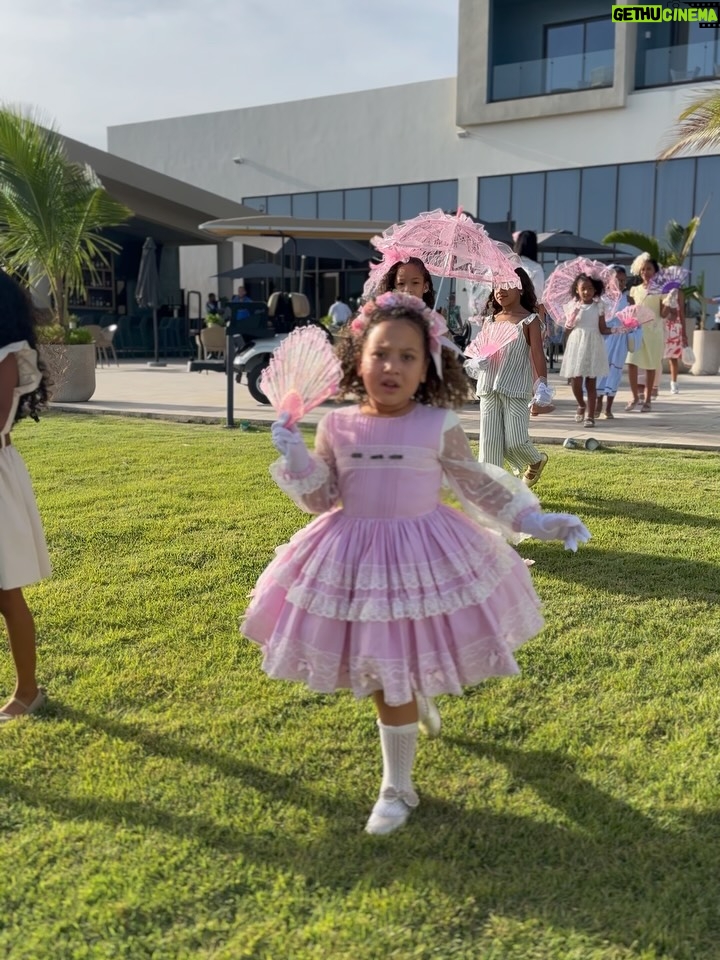 Karen Yapoort - 133.3K Likes - Tarde de Tè en nuestro Lugar favorito  @hiltongardeninnlaromana 👒🫖💐🥹🎂🥹

Mamorada 🥹🥹💐🥰💞
Feliz cumple princesa de nuestras vidas 👸🏻

Dress @cosmopolitanrunway 
Produccion @marketing2.0rd