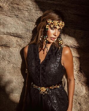Karima Gouit Instagram - stuck to the roots 🪔 

Caftan & accessoires : @malika_mouzyene 
Photographed : @othmanessahat 
Hair & makeup : @gouithanane