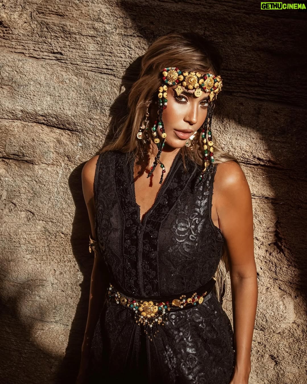 Karima Gouit - 139K Likes - stuck to the roots 🪔 

Caftan & accessoires : @malika_mouzyene 
Photographed : @othmanessahat 
Hair & makeup : @gouithanane
