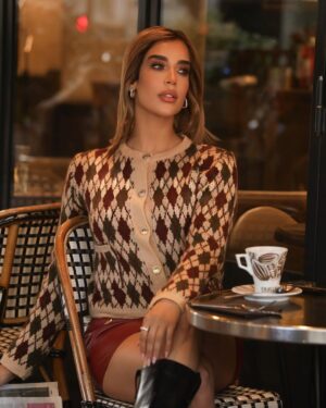 Karima Gouit Instagram - 🤎💫

📸 : @chaimaanna.photographe ✨

#paris #france