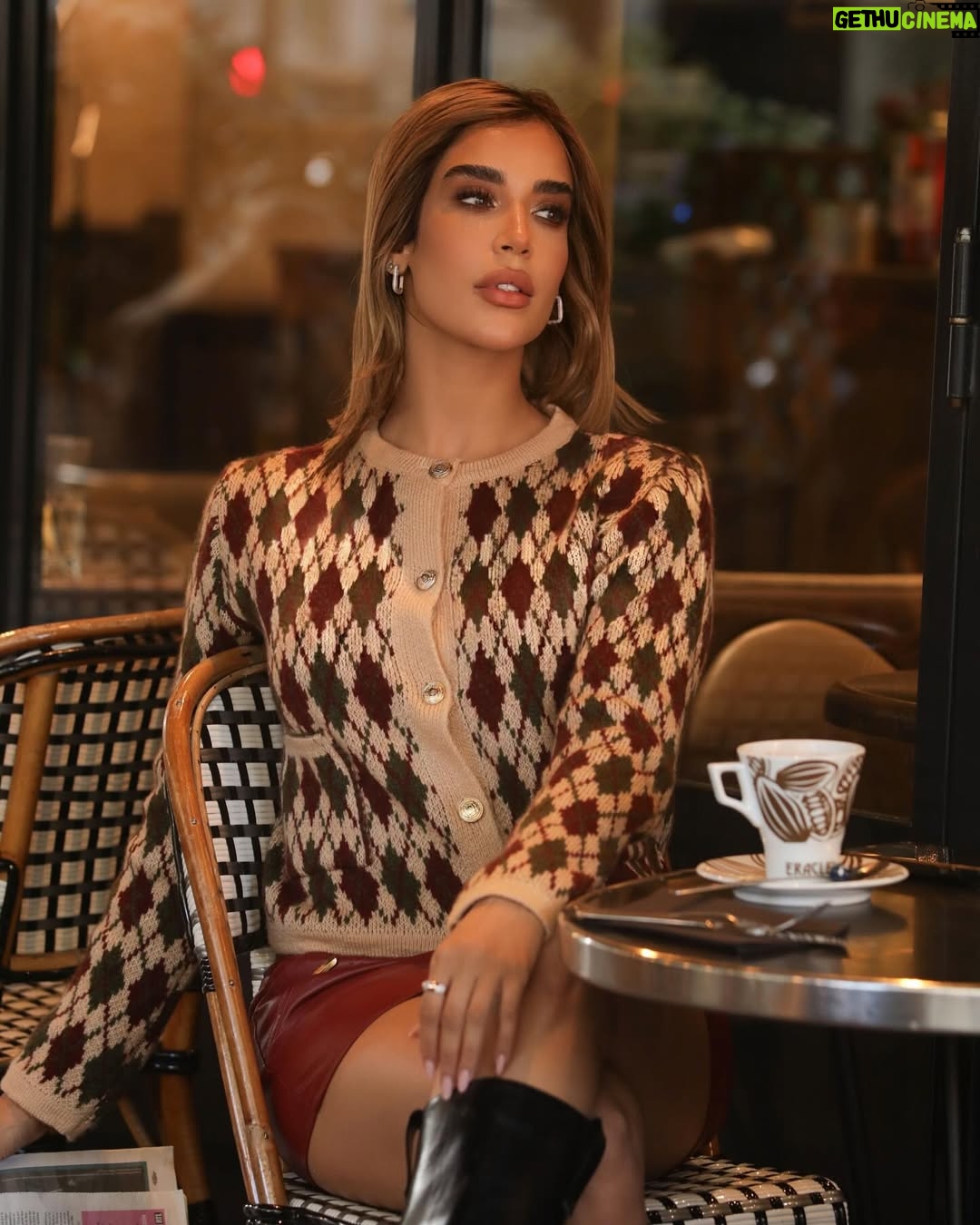 Karima Gouit - 199.7K Likes - 🤎💫

📸 : @chaimaanna.photographe ✨

#paris #france