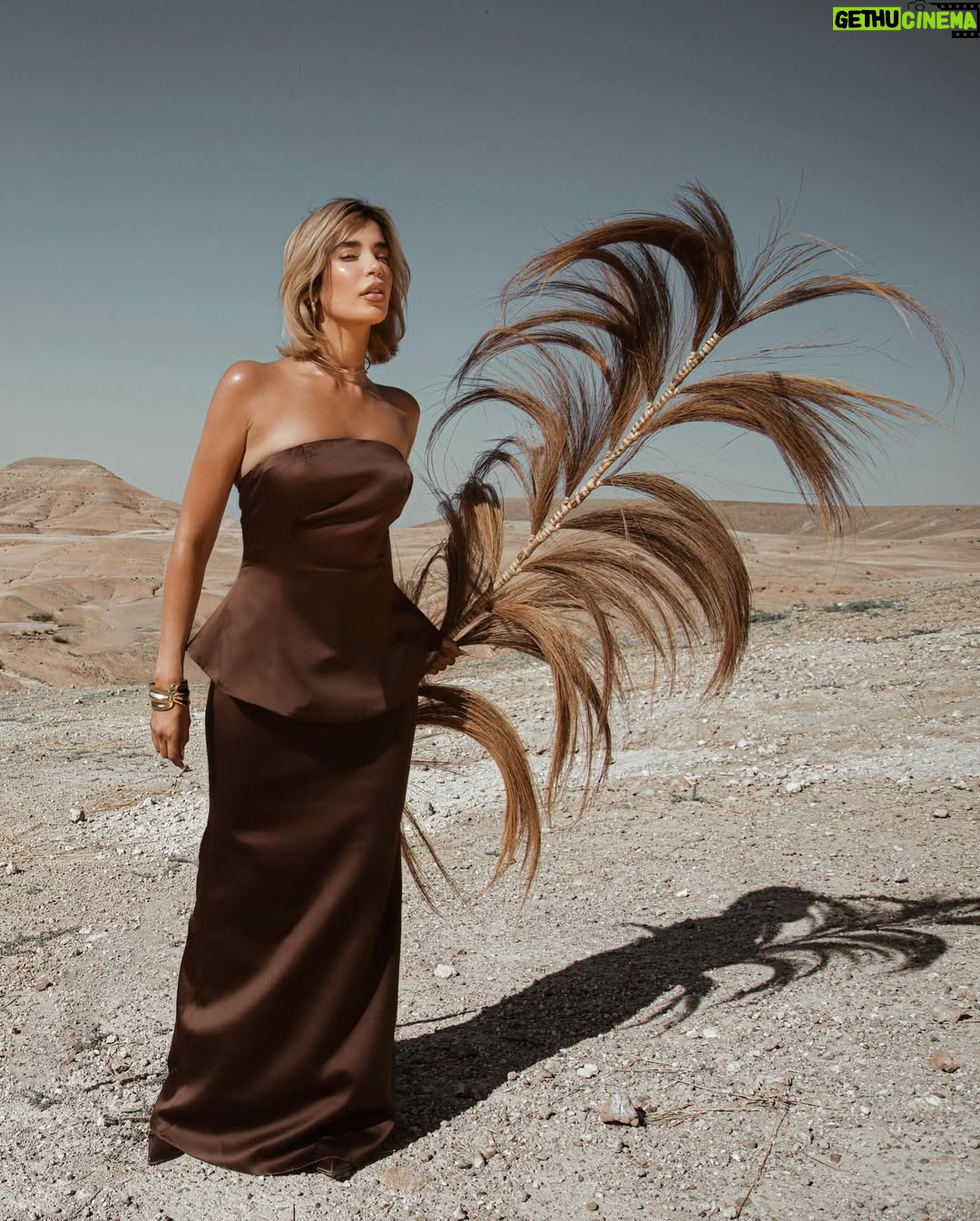 Karima Gouit - 201.5K Likes - Desert rose @FashionNova 🐪🤎

- Kenny Satin Gown - Chocolate

My team : 
@othmanessahat 💫
@realmedleon 💫