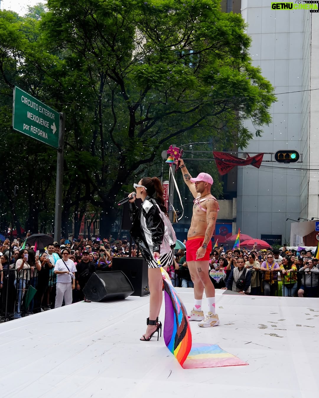 Karime Pindter - 275.5K Likes - Happy pride 2025 🏳️‍🌈 Feliz de poder estar un año más a lado de una comunidad que me ha apoyado desde mis inicios. 

Una comunidad fuerte que me a enseñado que siempre debes de ser tú mismo y a ser libre importar lo que piensen o digan los demás. 

Hoy marchamos para celebrar el amor y la libertad y para alzar la voz por todos los que aún no pueden ser libres. 

Junto a un gay iconico tiene que haber una perra que les recuerde todos los días lo amados que son y el poder que tienen.

Gracias por la invitación @impulsecdmx 🫶🏻

Styling: @jukajukajuka 

❤️🧡💛💚💙💜🖤🤎🩵🩷🤍