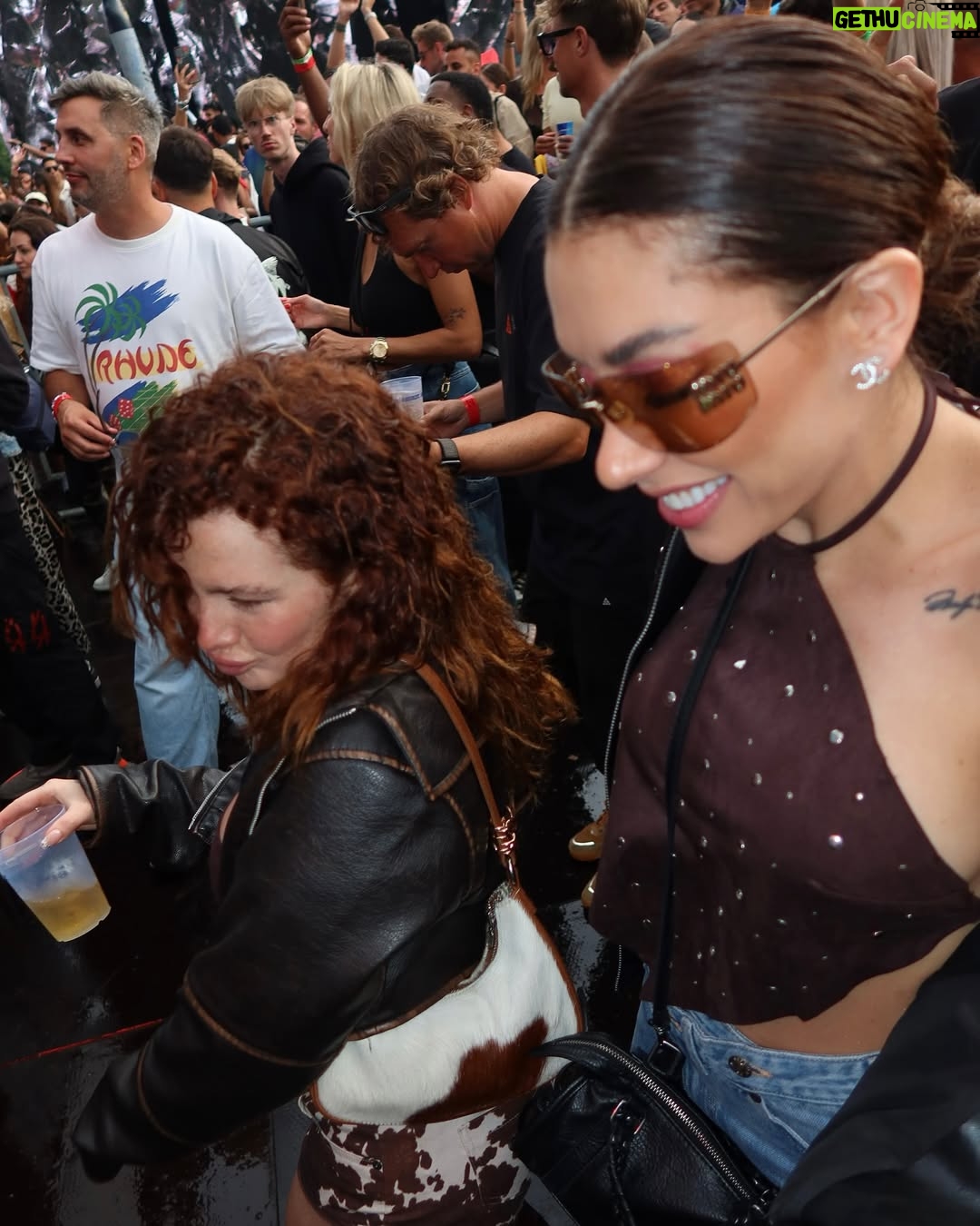 Karime Pindter - 172.5K Likes - Increíble fin en Tomorrowland con amigos que extrañaba mucho y música top ✨