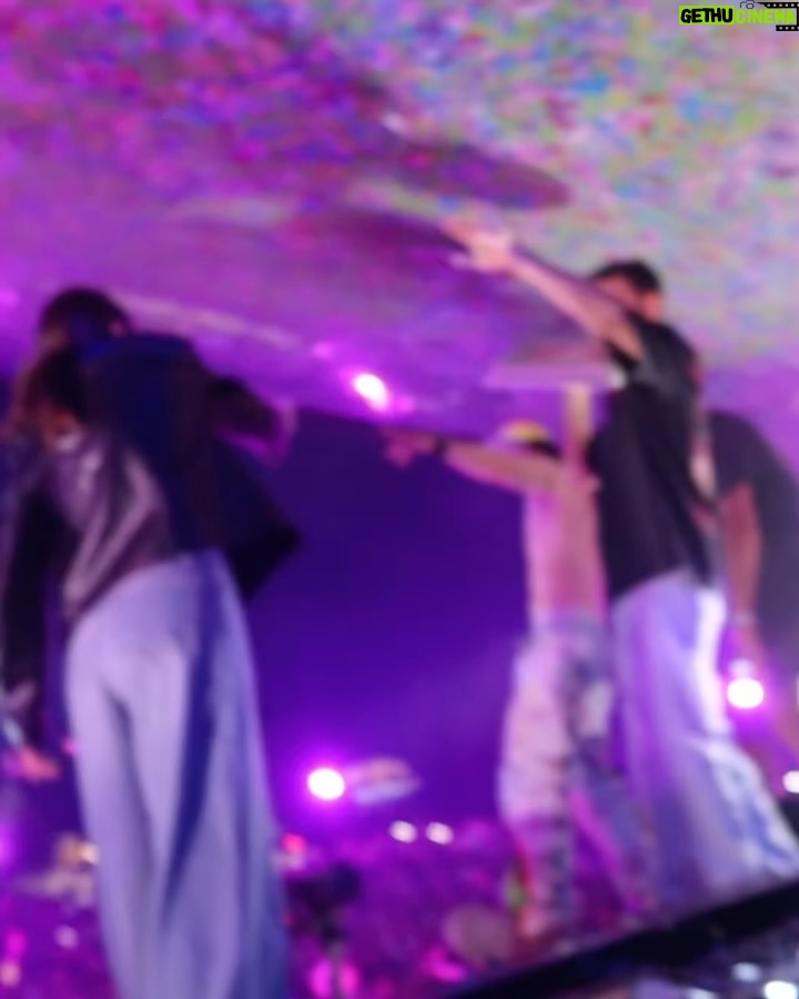 Karime Pindter - 172.5K Likes - Increíble fin en Tomorrowland con amigos que extrañaba mucho y música top ✨