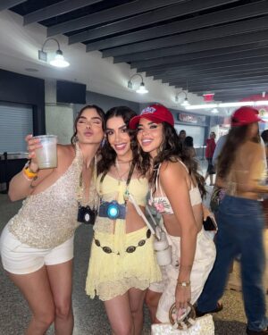 Karime Pindter Instagram - Puerto Rico está cabr*n 💛